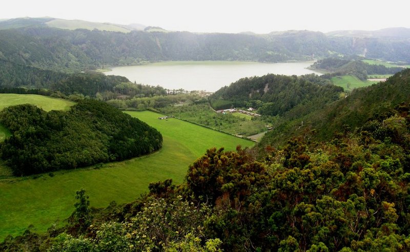 Blick auf Lagoa das Furnas Cópia.JPG