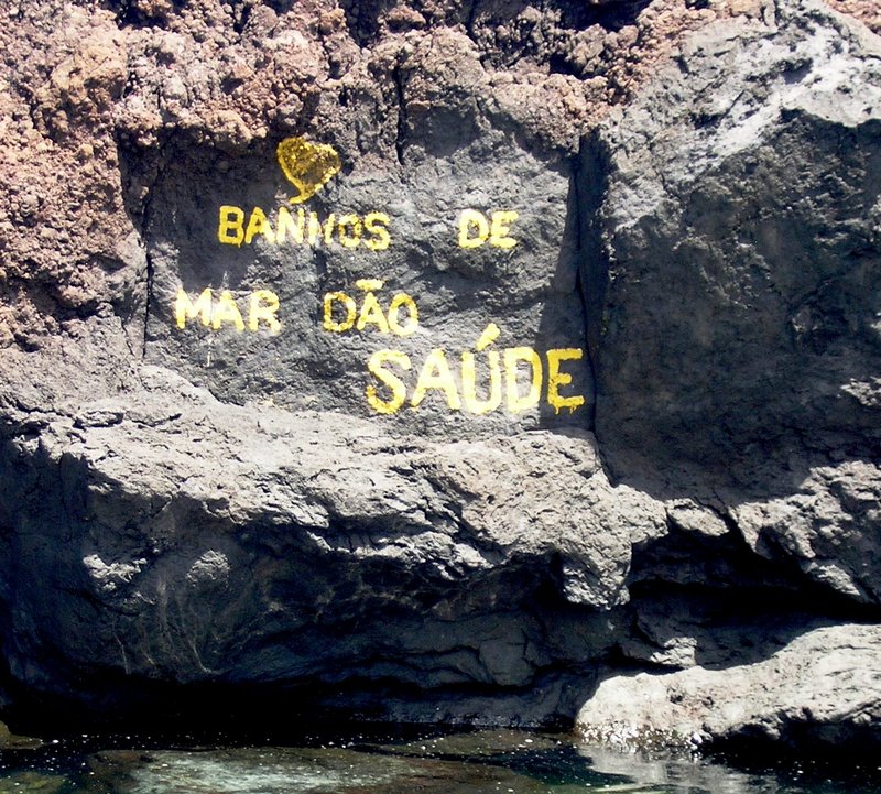 Banhos de mar dao saúde.JPG